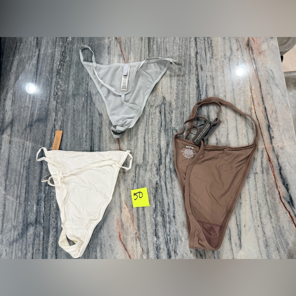 NWT SKIMS 3 piece 3X Panties Bundle. See photos for details. LOT 50 - Picture 5 of 5